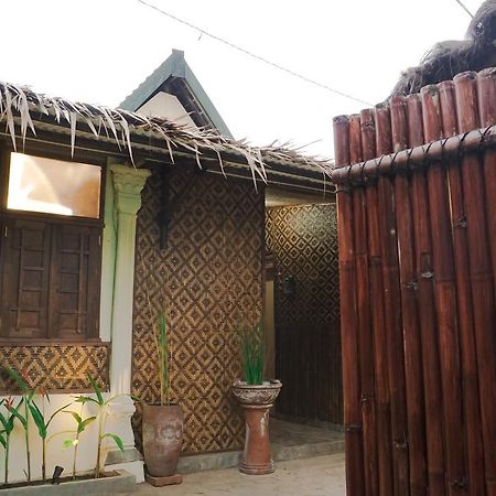 Bilik Bamboo Hostel Yogyakarta Exterior photo