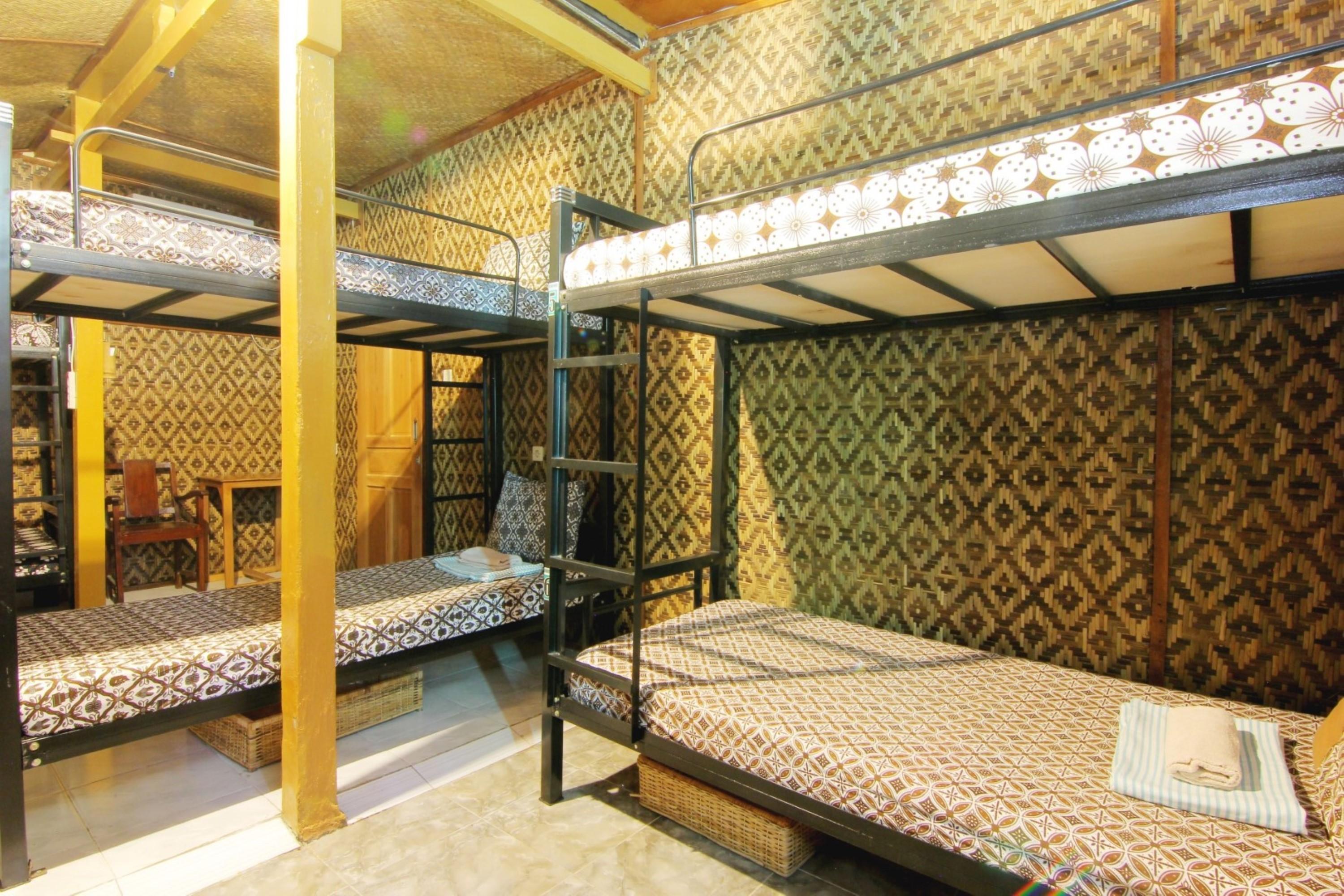 Bilik Bamboo Hostel Yogyakarta Exterior photo