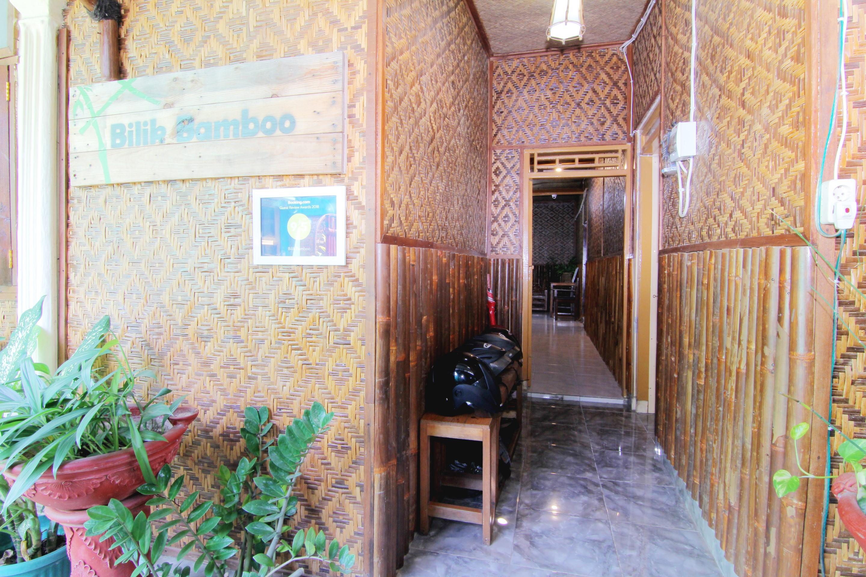 Bilik Bamboo Hostel Yogyakarta Exterior photo